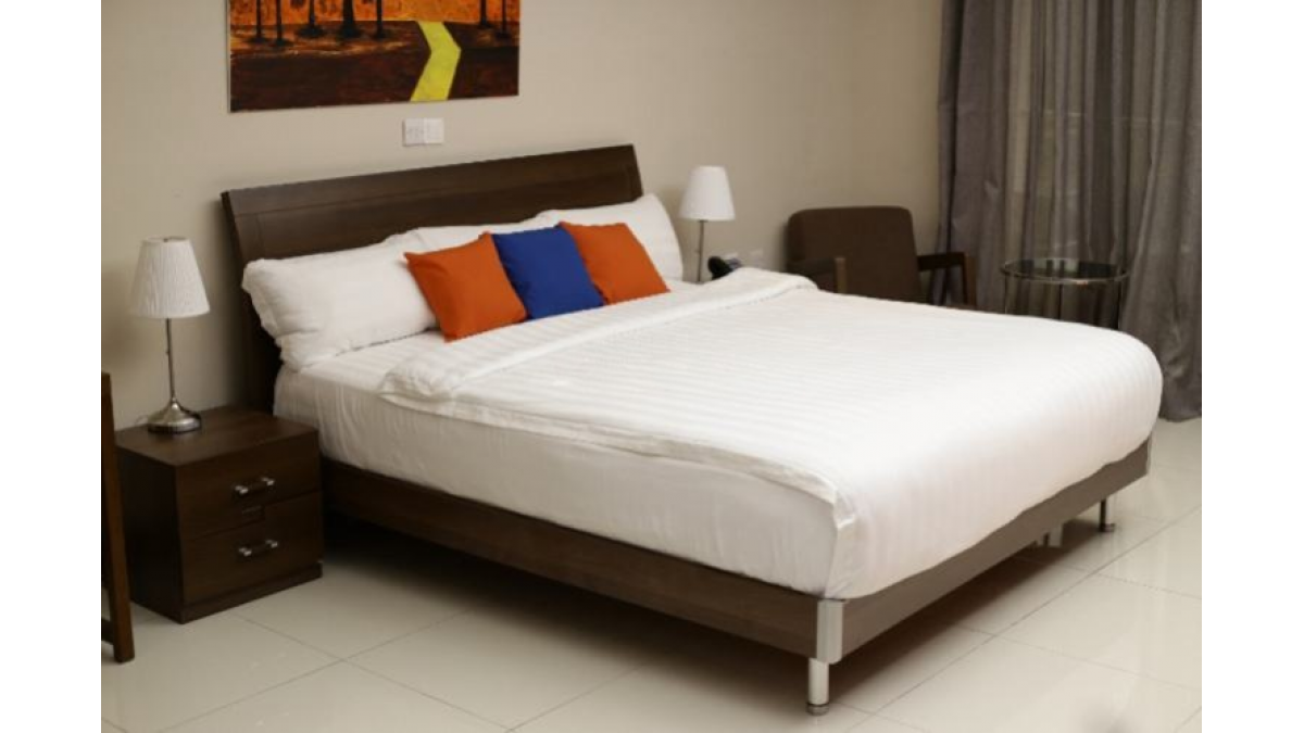 2 bed flat to let, Crown Lodge, Elystan Street - African Land