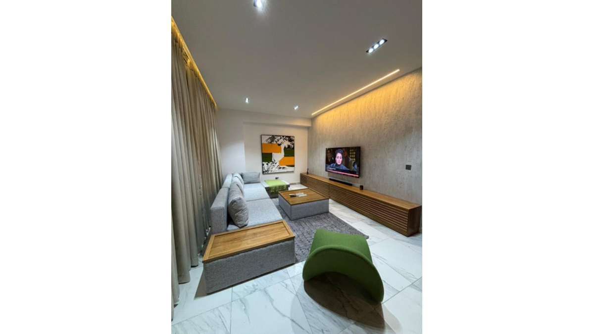 2 bed flat to let, Crown Lodge, Elystan Street - African Land