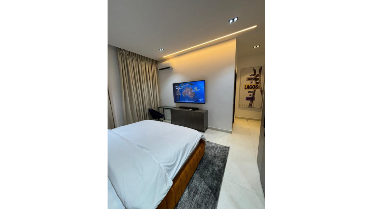 2 bed flat to let, Crown Lodge, Elystan Street - African Land