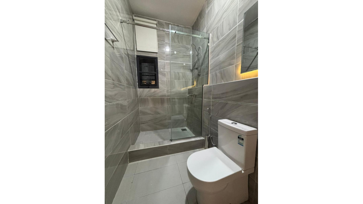 2 bed flat to let, Crown Lodge, Elystan Street - African Land