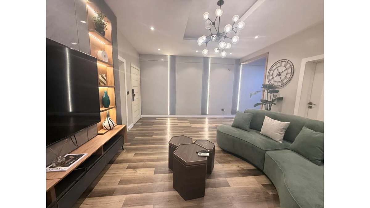 2 bed flat to let, Crown Lodge, Elystan Street - African Land