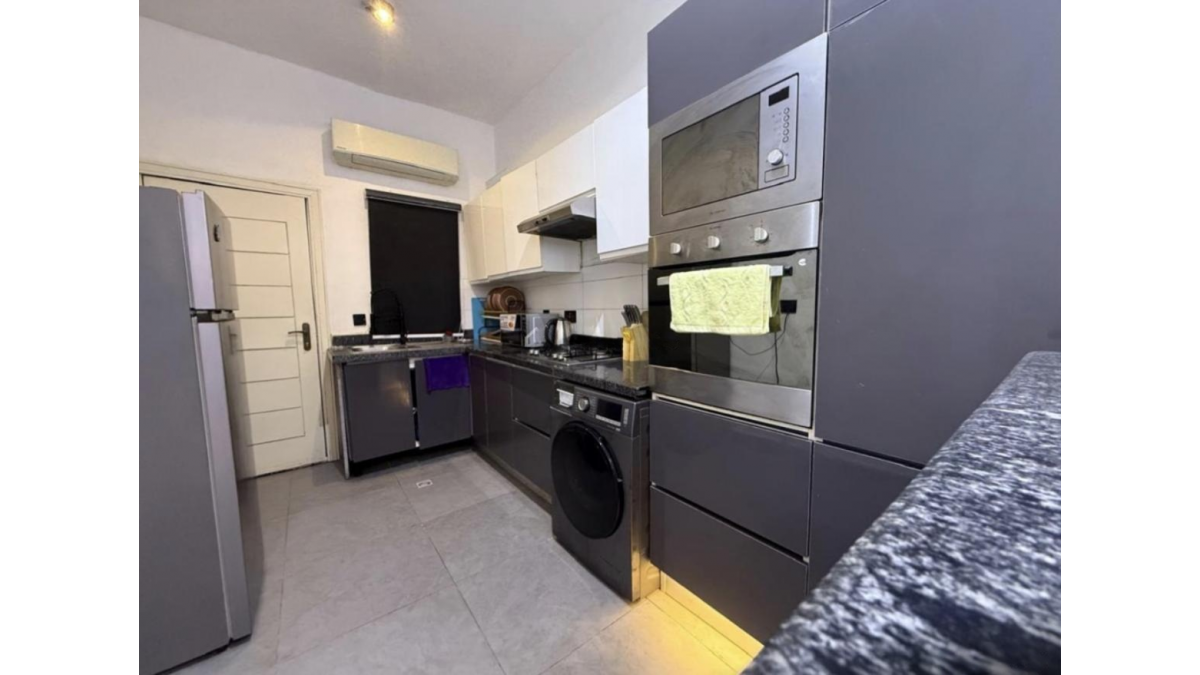 2 bed flat to let, Crown Lodge, Elystan Street - African Land