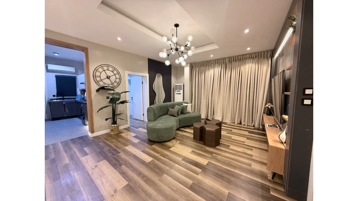 2 bed flat to let, Crown Lodge, Elystan Street - African Land