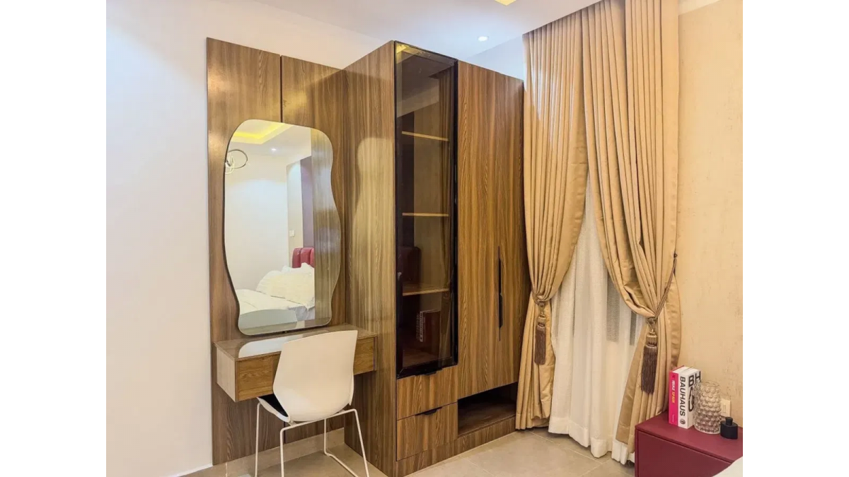 2 bed flat to let, Crown Lodge, Elystan Street - African Land