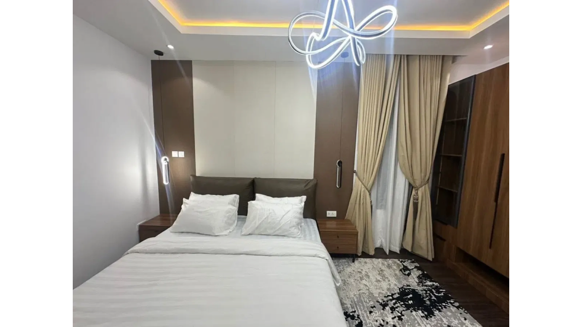 2 bed flat to let, Crown Lodge, Elystan Street - African Land
