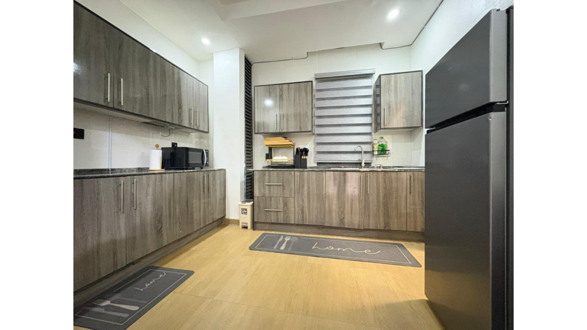 2 bed flat to let, Crown Lodge, Elystan Street - African Land