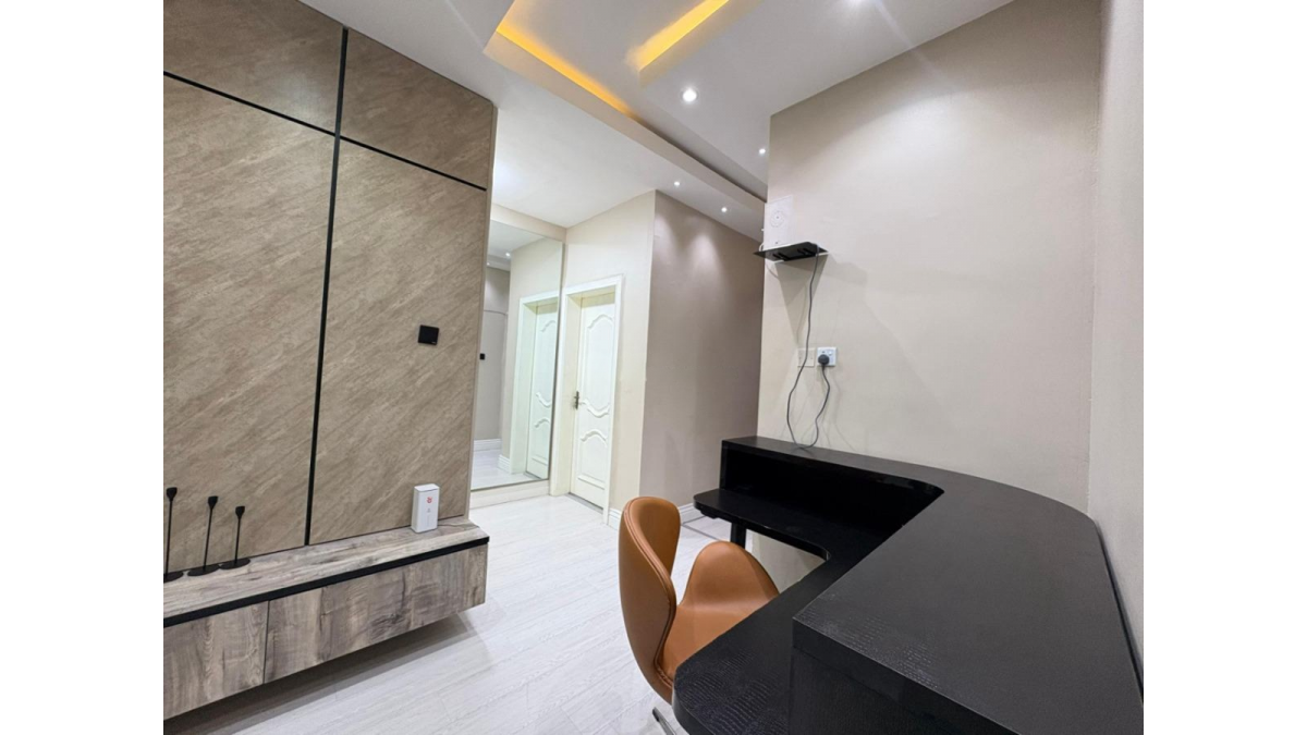 2 bed flat to let, Crown Lodge, Elystan Street - African Land