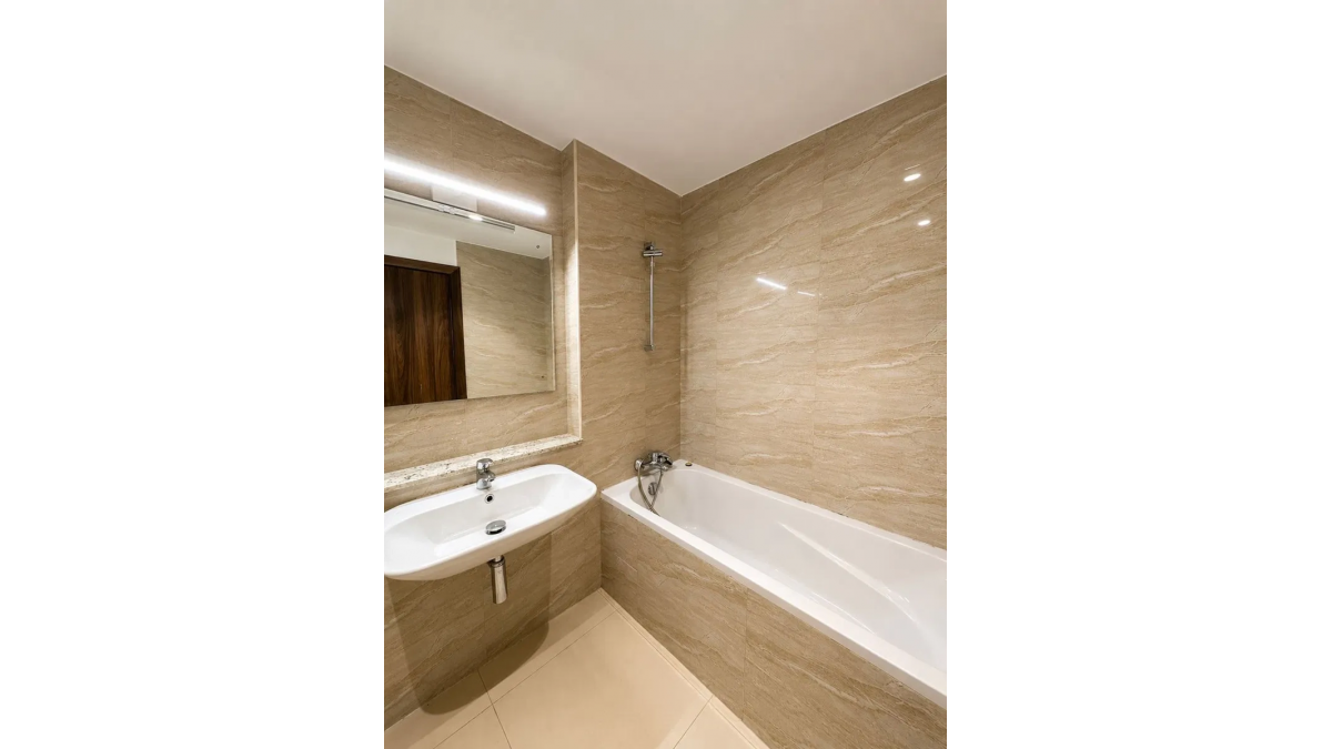 2 bed flat to let, Crown Lodge, Elystan Street - African Land
