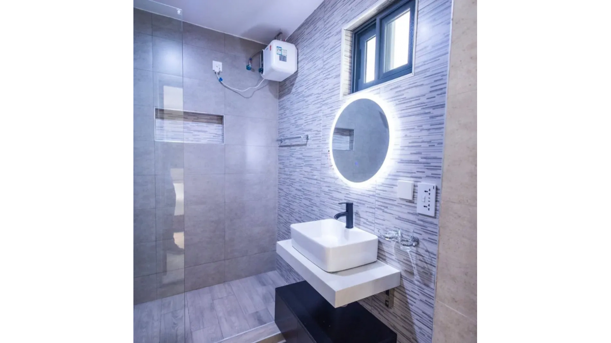 2 bed flat to let, Crown Lodge, Elystan Street - African Land