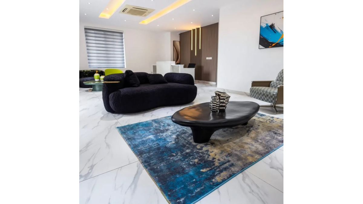 2 bed flat to let, Crown Lodge, Elystan Street - African Land