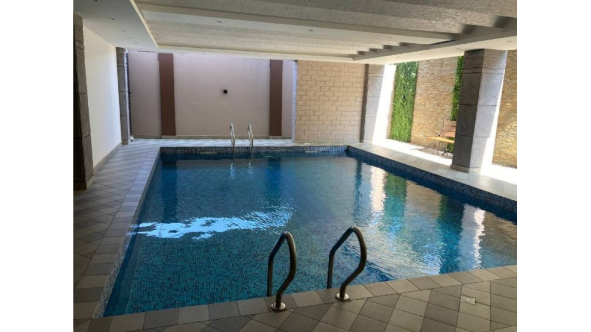 2 bed flat to let, Crown Lodge, Elystan Street - African Land
