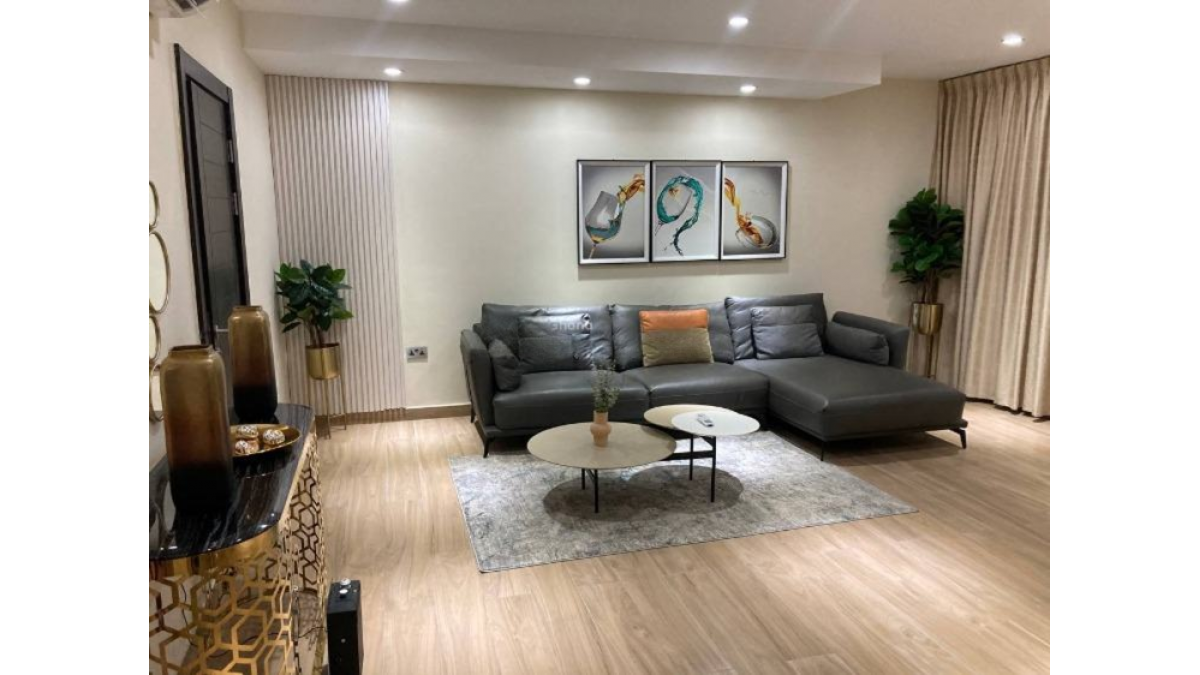2 bed flat to let, Crown Lodge, Elystan Street - African Land