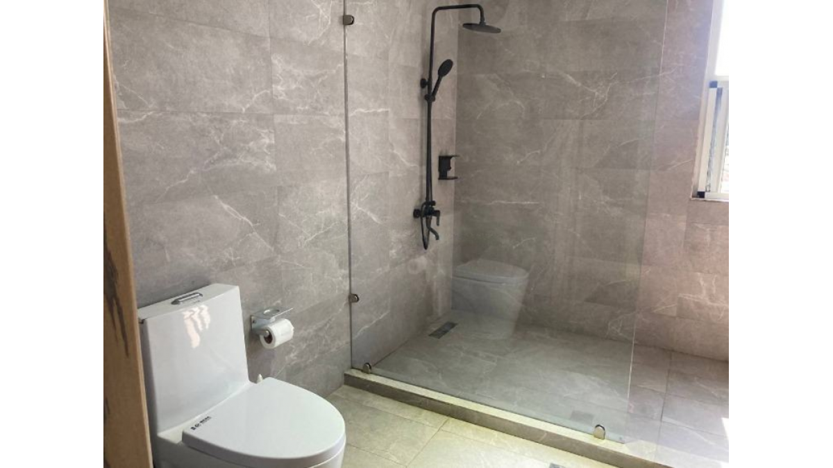 2 bed flat to let, Crown Lodge, Elystan Street - African Land