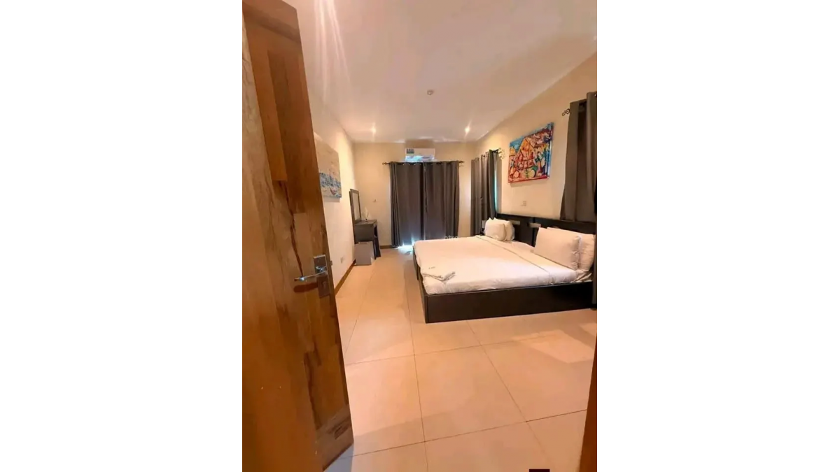2 bed flat to let, Crown Lodge, Elystan Street - African Land