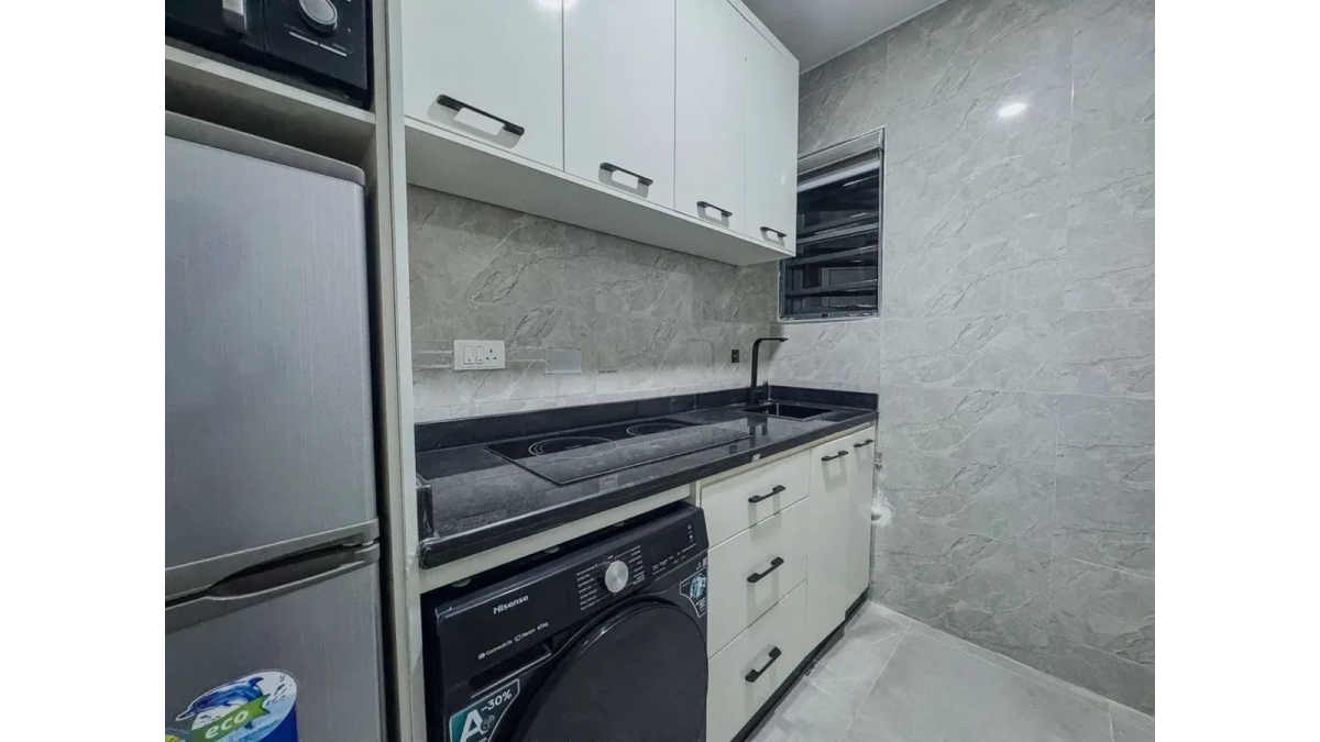 2 bed flat to let, Crown Lodge, Elystan Street - African Land
