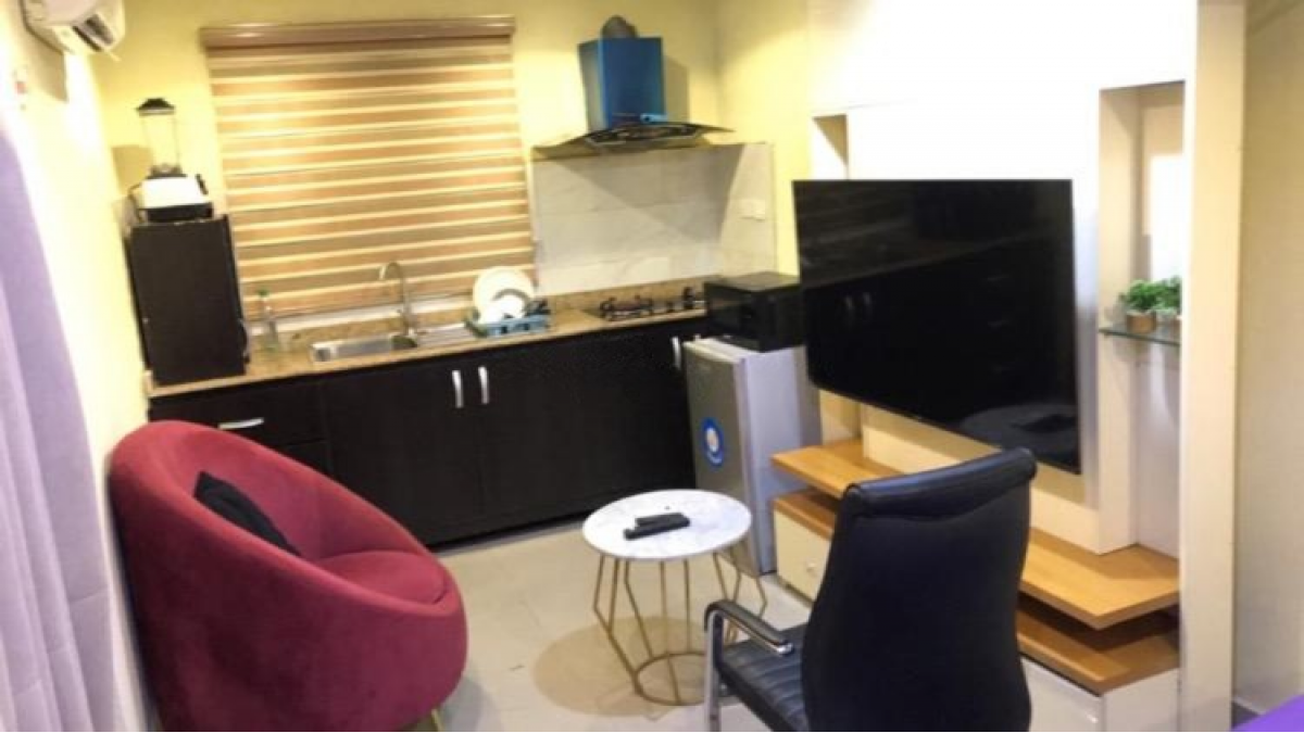 2 bed flat to let, Crown Lodge, Elystan Street - African Land