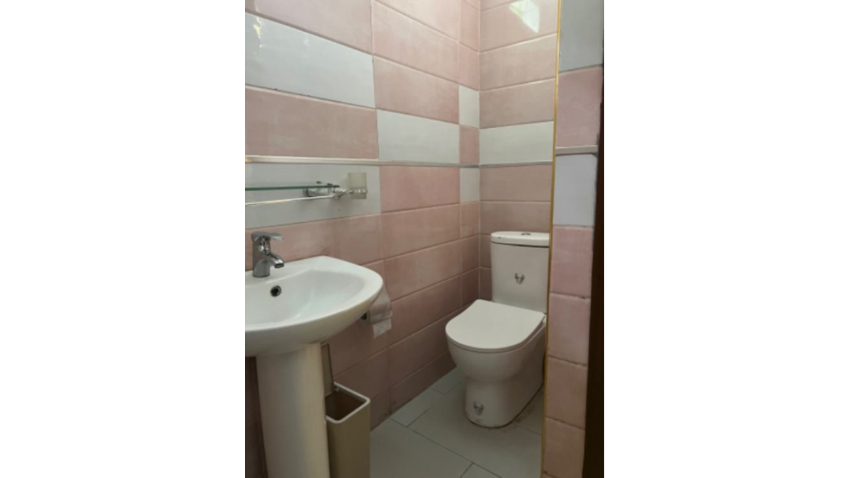 2 bed flat to let, Crown Lodge, Elystan Street - African Land