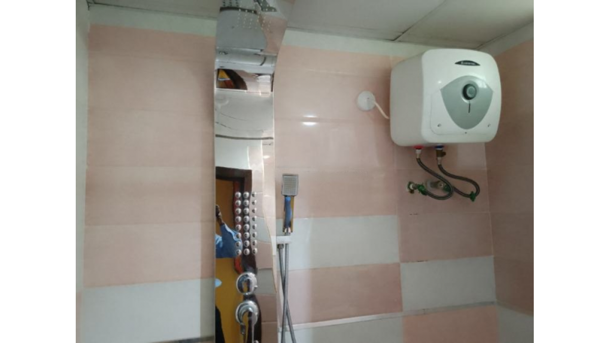2 bed flat to let, Crown Lodge, Elystan Street - African Land