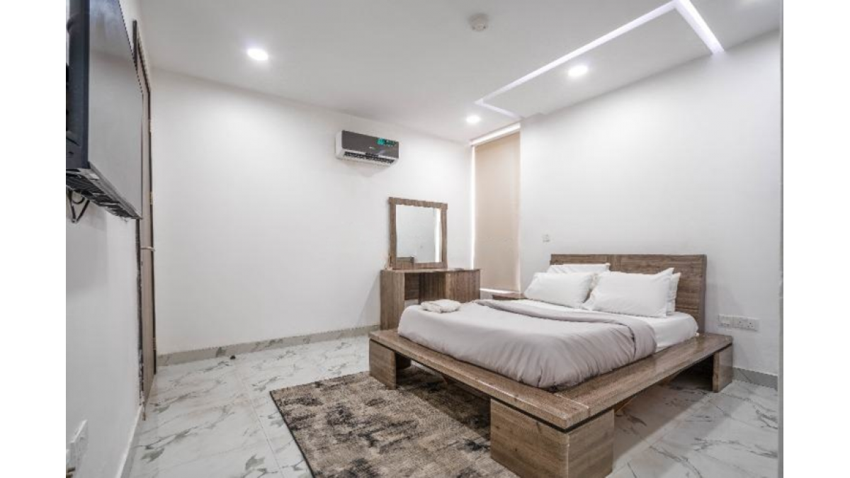 2 bed flat to let, Crown Lodge, Elystan Street - African Land