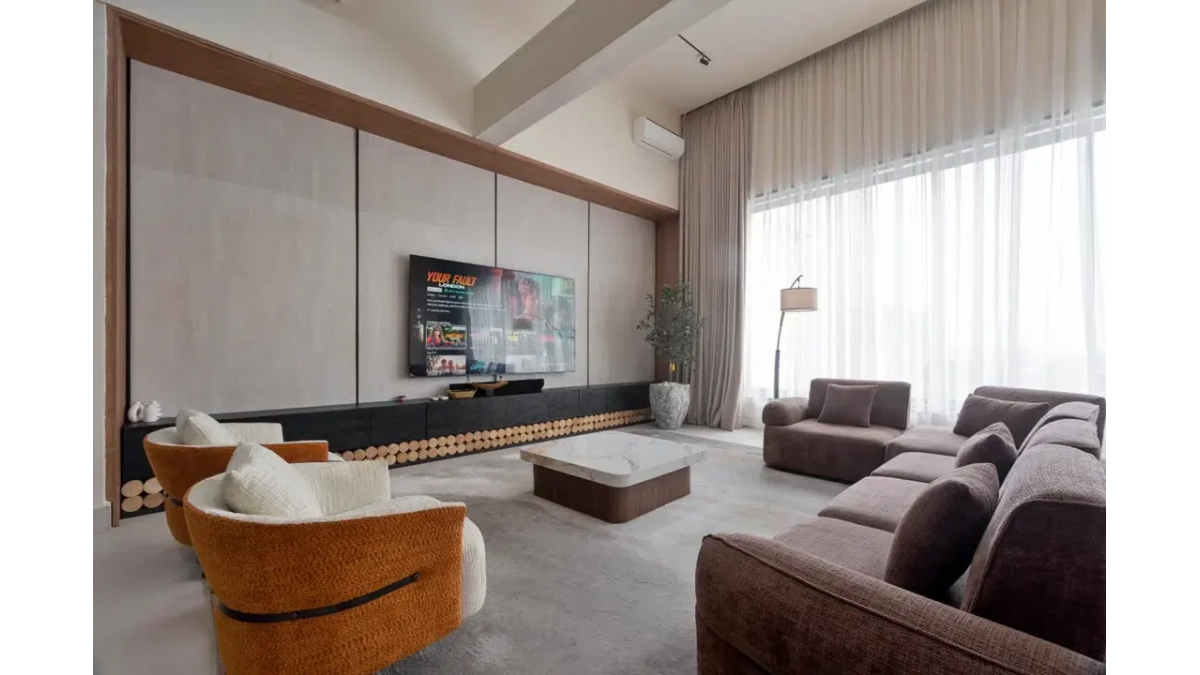 Exquisite 2-Bedroom Automated Penthouse with Top-Notch Amenities