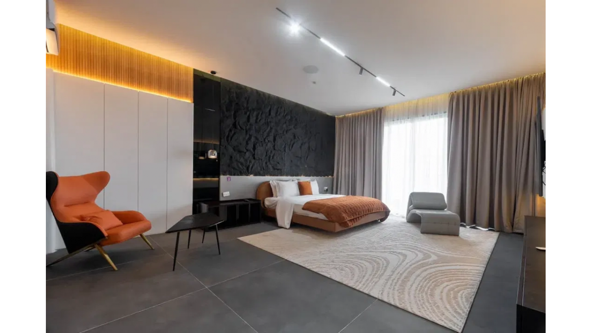 2 bed flat to let, Crown Lodge, Elystan Street - African Land