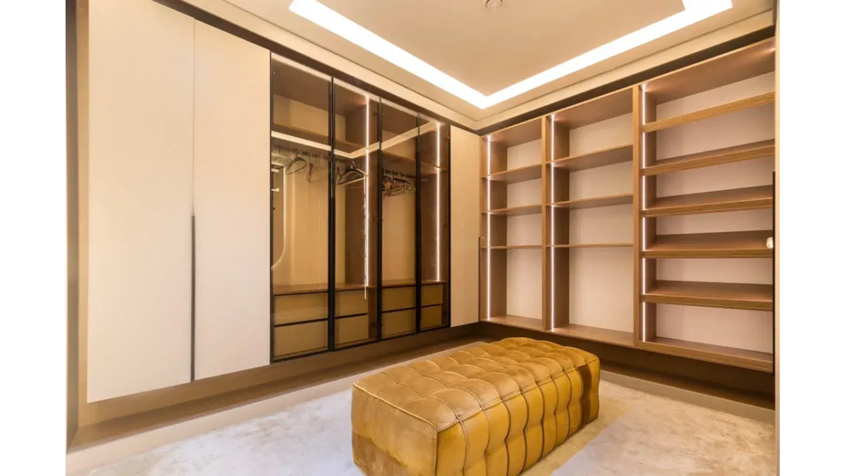 2 bed flat to let, Crown Lodge, Elystan Street - African Land
