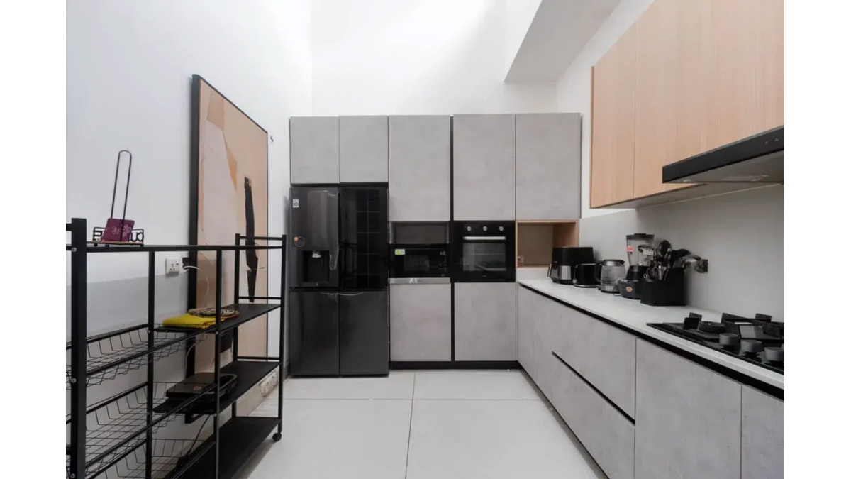 2 bed flat to let, Crown Lodge, Elystan Street - African Land