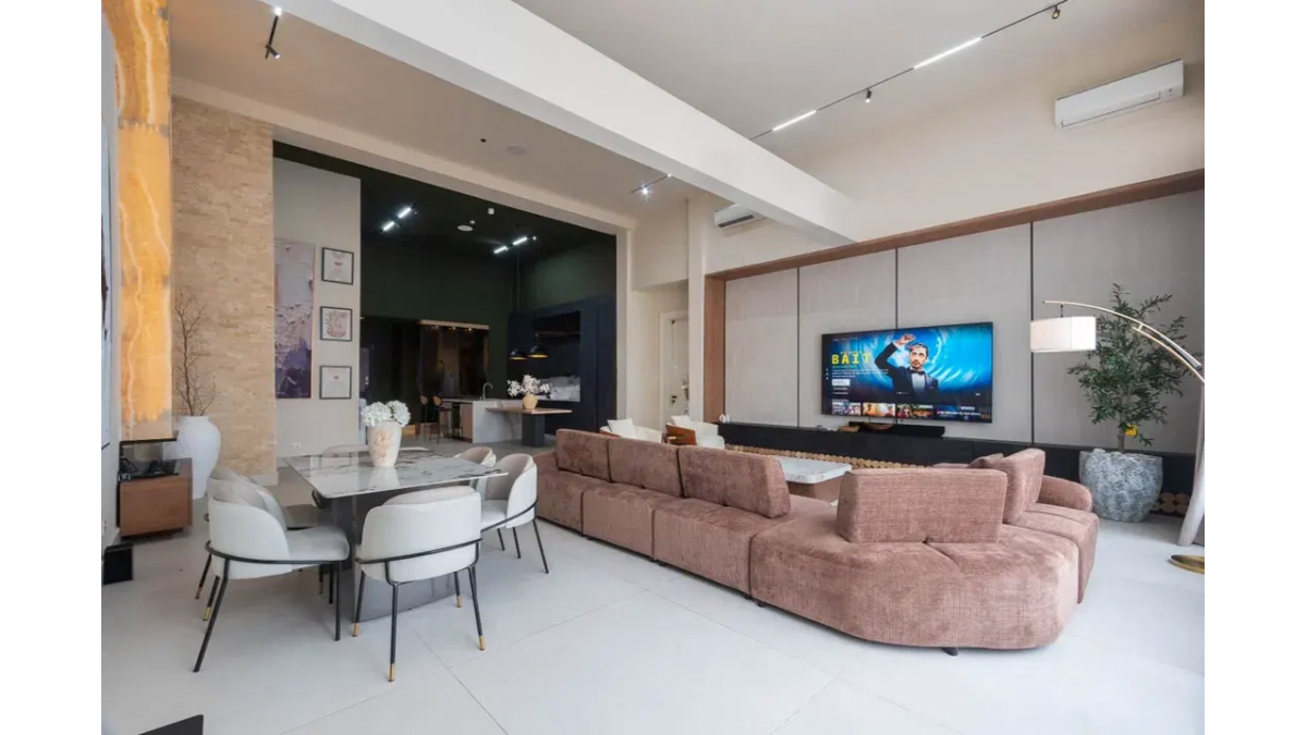 2 bed flat to let, Crown Lodge, Elystan Street - African Land