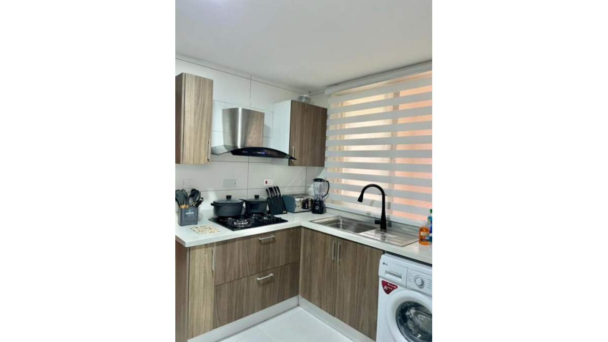 2 bed flat to let, Crown Lodge, Elystan Street - African Land