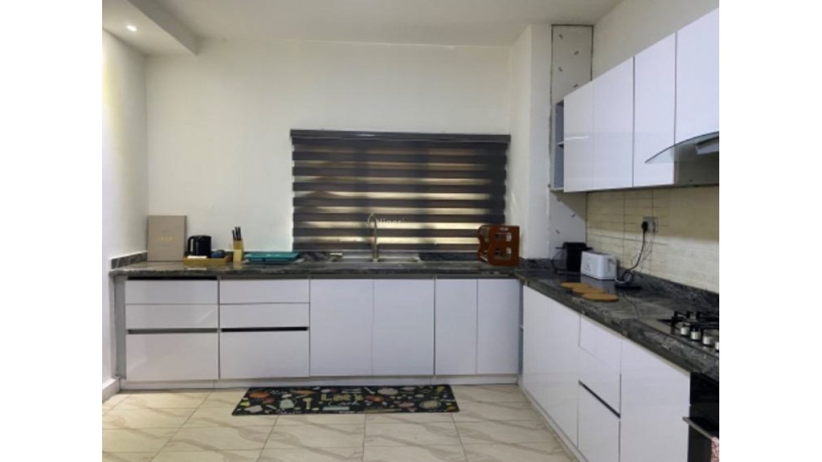 2 bed flat to let, Crown Lodge, Elystan Street - African Land