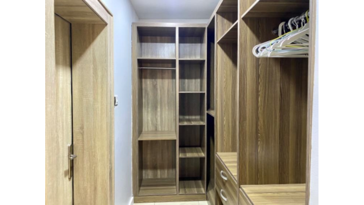 2 bed flat to let, Crown Lodge, Elystan Street - African Land