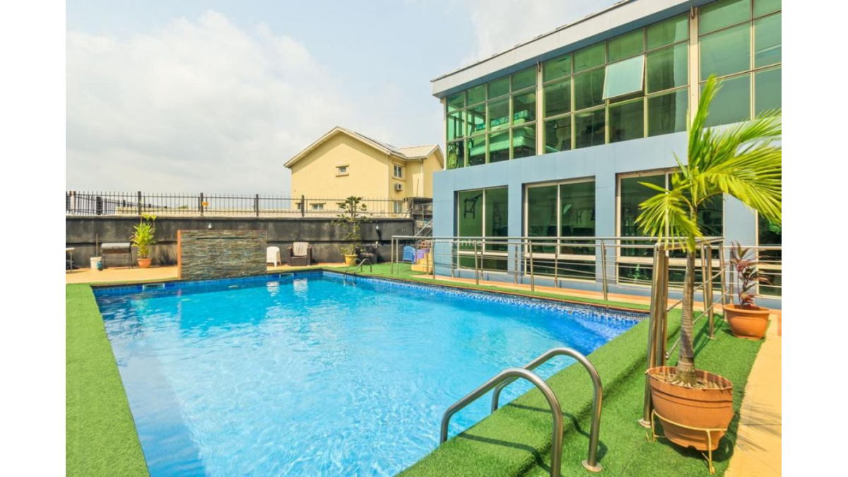 2 bed flat to let, Crown Lodge, Elystan Street - African Land