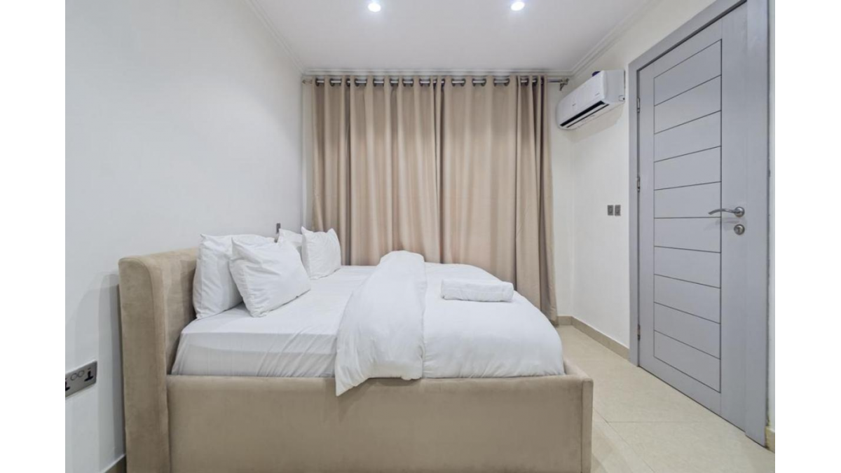 2 bed flat to let, Crown Lodge, Elystan Street - African Land