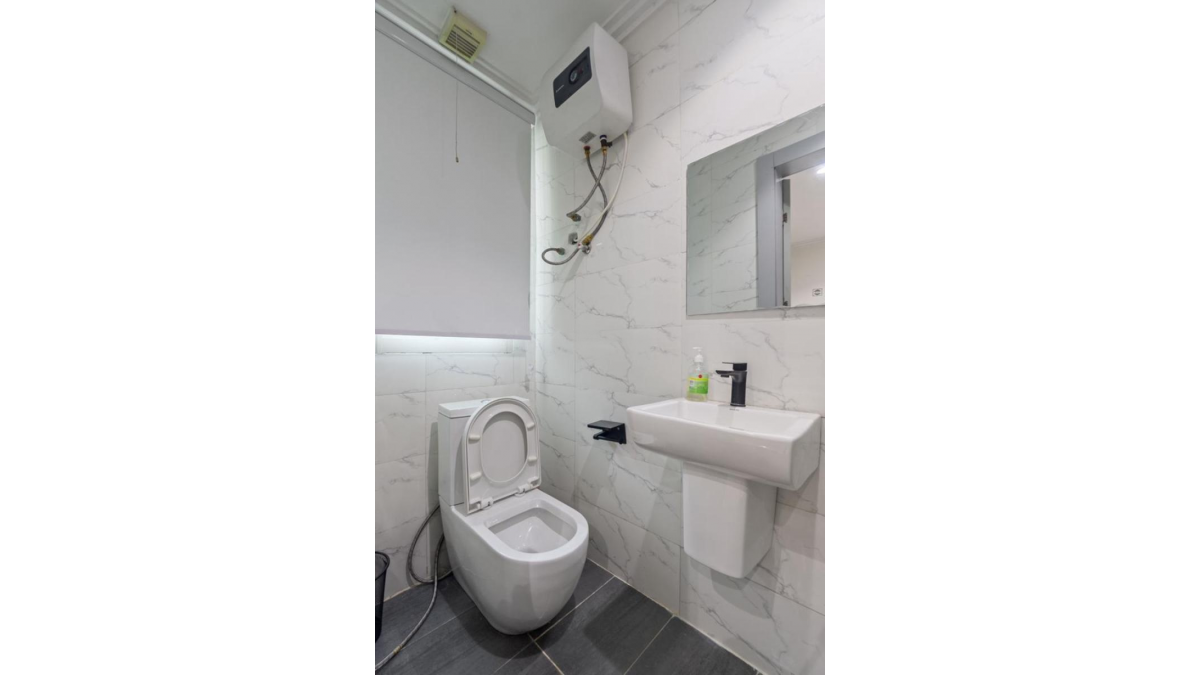 2 bed flat to let, Crown Lodge, Elystan Street - African Land