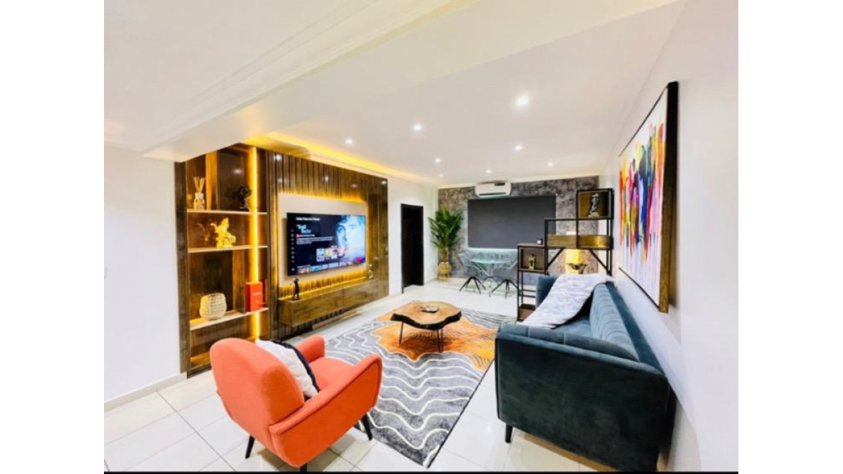 2 bed flat to let, Crown Lodge, Elystan Street - African Land