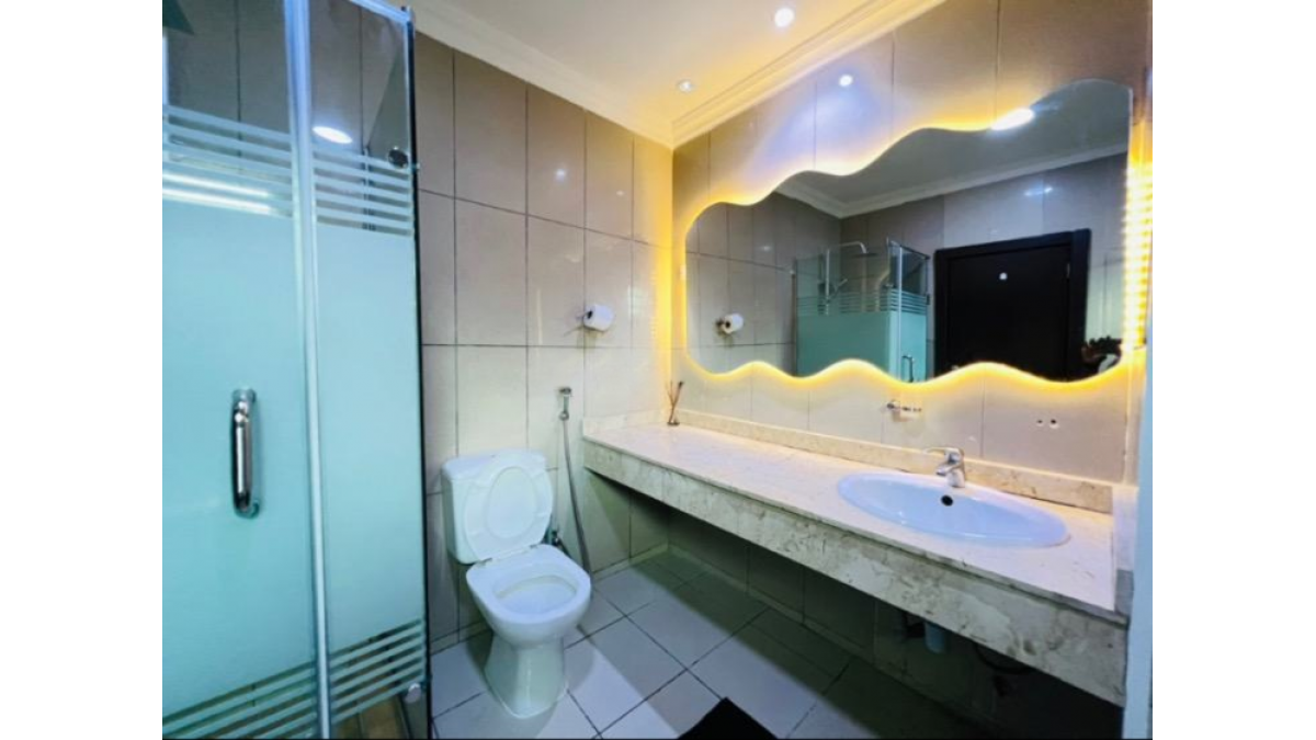 2 bed flat to let, Crown Lodge, Elystan Street - African Land
