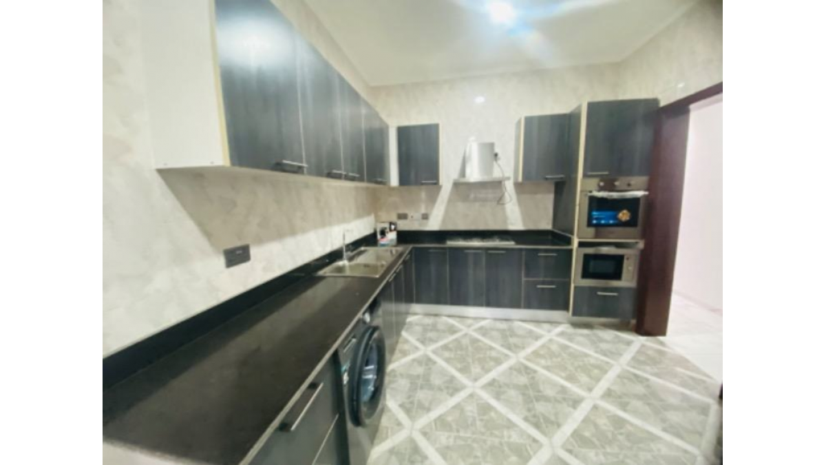 2 bed flat to let, Crown Lodge, Elystan Street - African Land