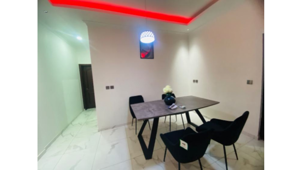2 bed flat to let, Crown Lodge, Elystan Street - African Land