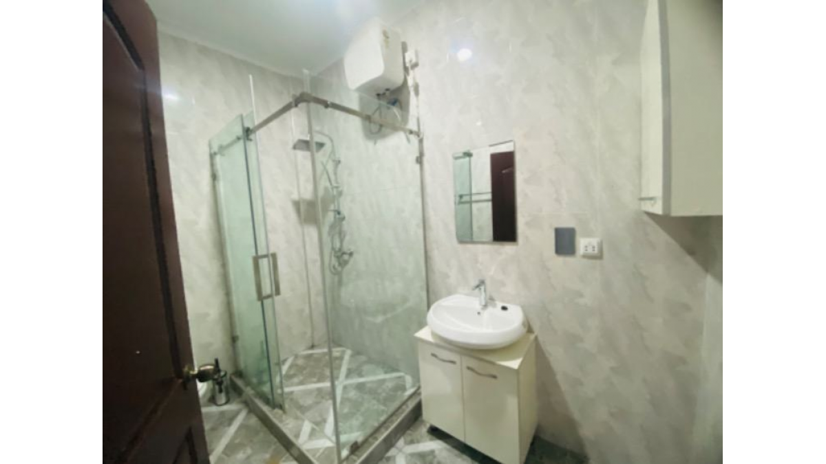 2 bed flat to let, Crown Lodge, Elystan Street - African Land
