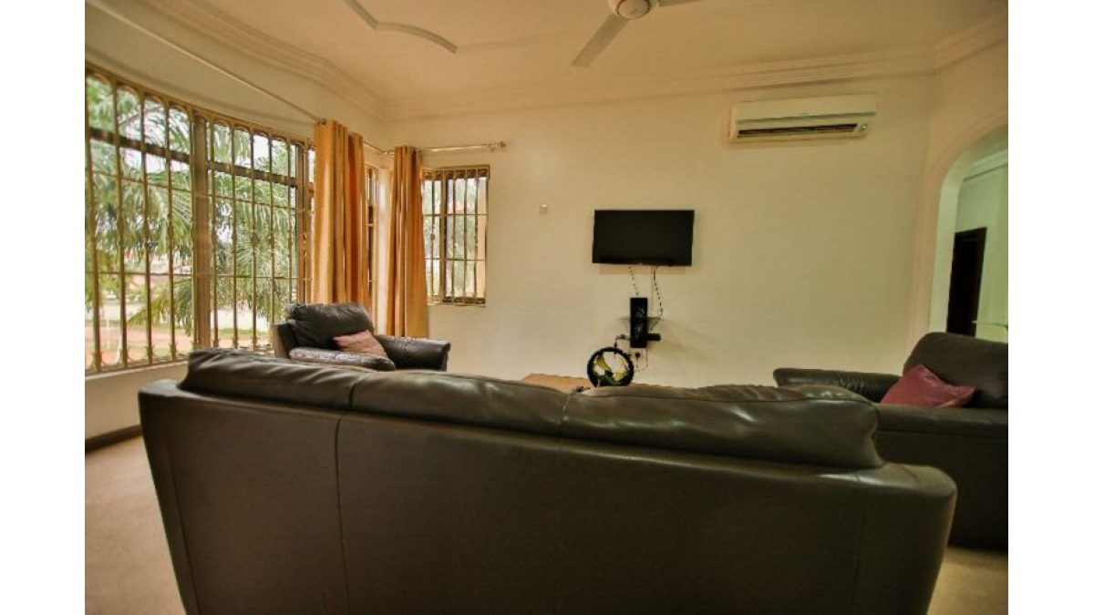 2 bed flat to let, Crown Lodge, Elystan Street - African Land
