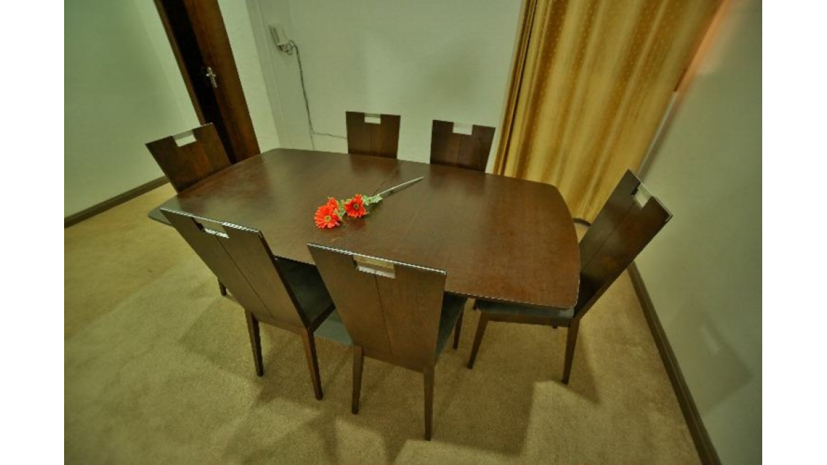 2 bed flat to let, Crown Lodge, Elystan Street - African Land