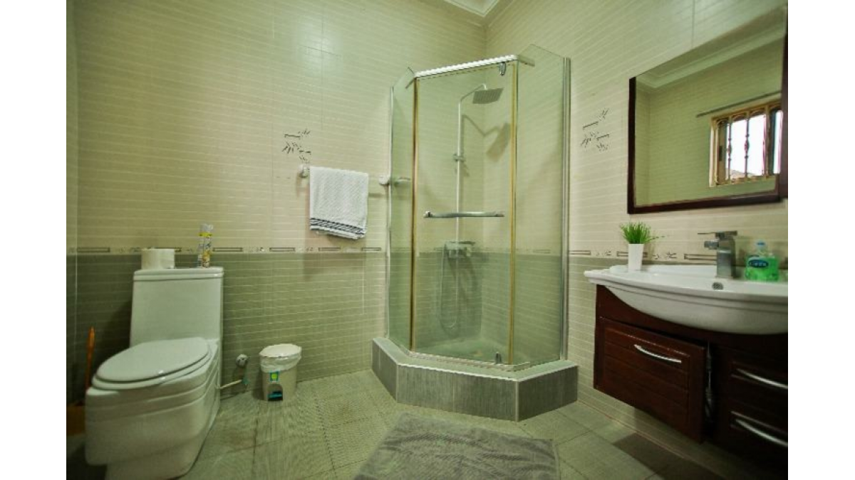 2 bed flat to let, Crown Lodge, Elystan Street - African Land