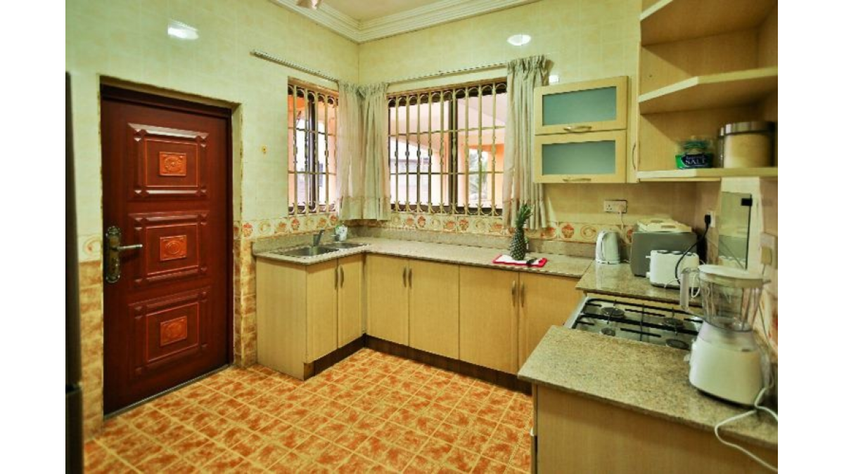 2 bed flat to let, Crown Lodge, Elystan Street - African Land