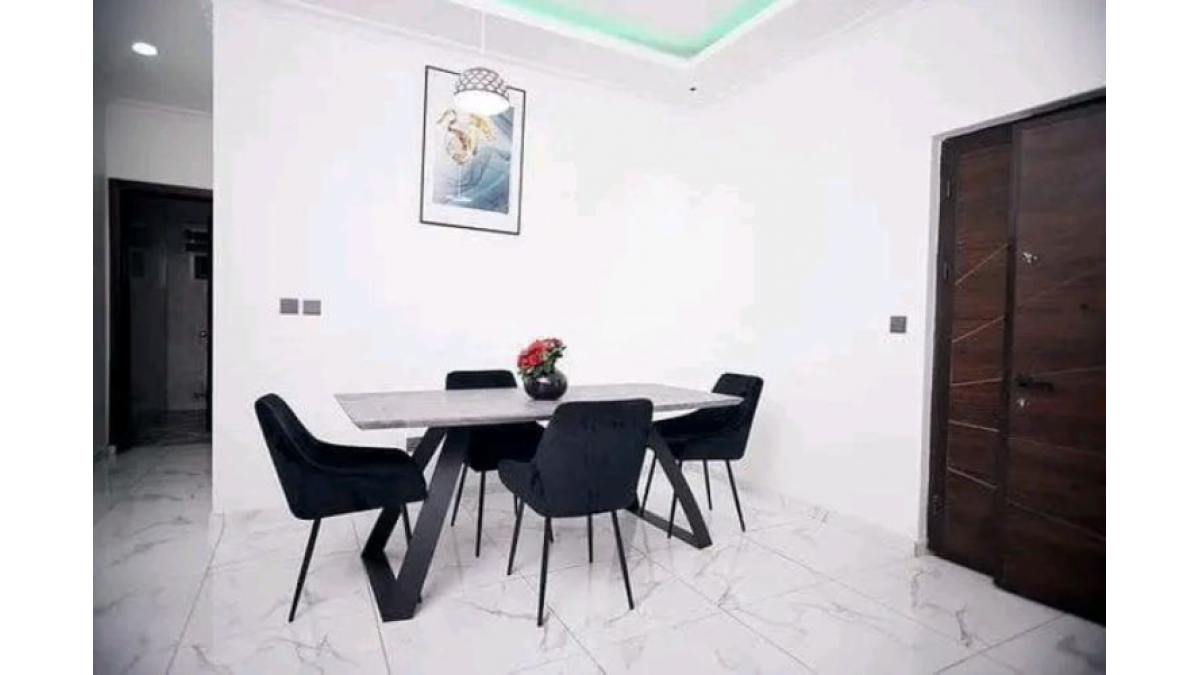 2 bed flat to let, Crown Lodge, Elystan Street - African Land