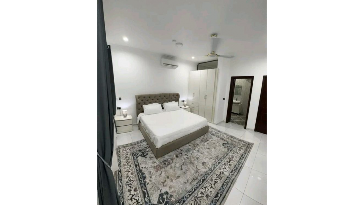 2 bed flat to let, Crown Lodge, Elystan Street - African Land