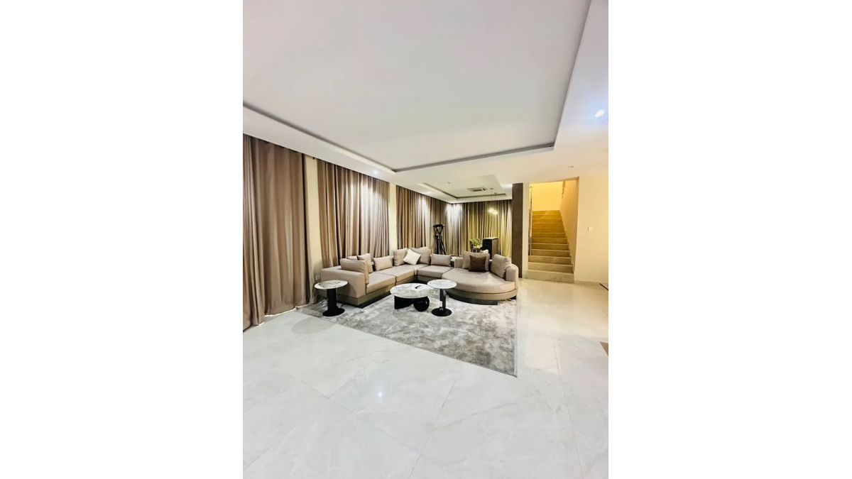 Luxury Well-Furnished 4-Bedroom Penthouse Duplex in Old Ikoyi