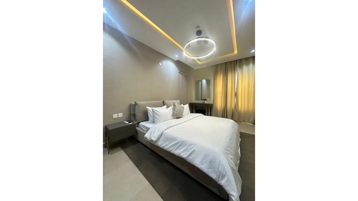 2 bed flat to let, Crown Lodge, Elystan Street - African Land