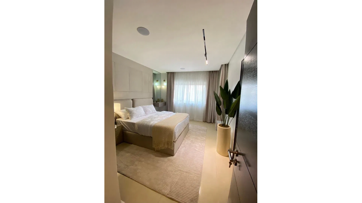 2 bed flat to let, Crown Lodge, Elystan Street - African Land