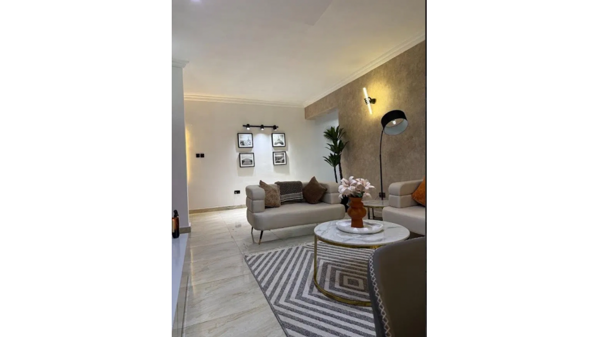 2 bed flat to let, Crown Lodge, Elystan Street - African Land