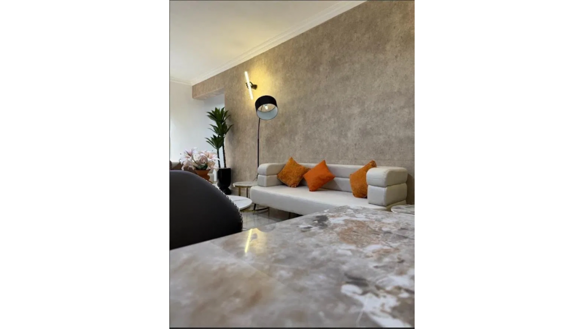 2 bed flat to let, Crown Lodge, Elystan Street - African Land